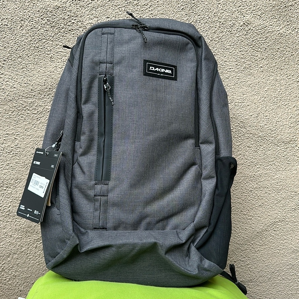 Dakine Newark 30L charcoal gray backpack NWT